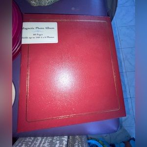 Magnetic photo album